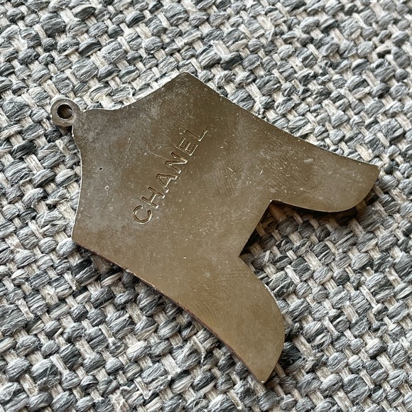 Rare Chanel 2012 holiday charm - Picture 3 of 3